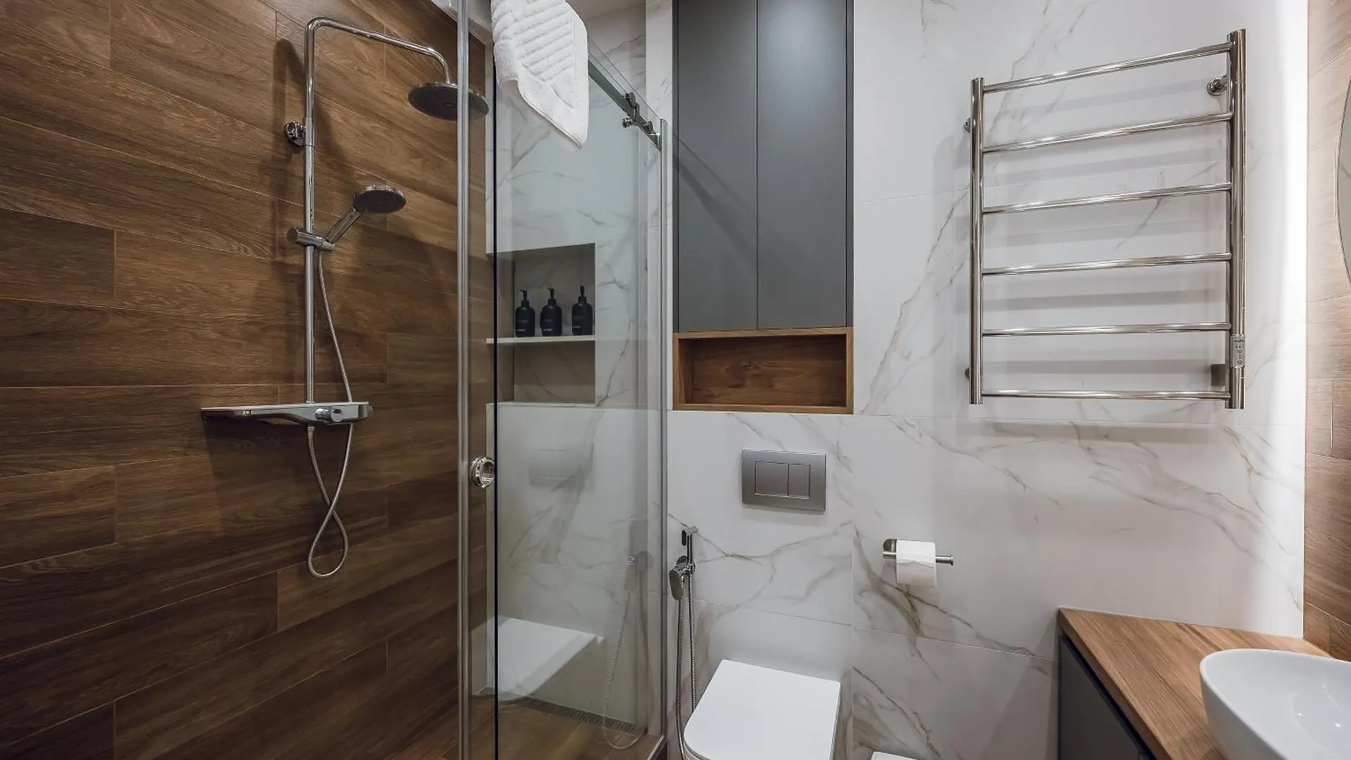 Petrovdom Apartments 18-100 In Rc Poetika, 25E Degtyarivska Street, Building 3, First Collection Kiev Ucrania