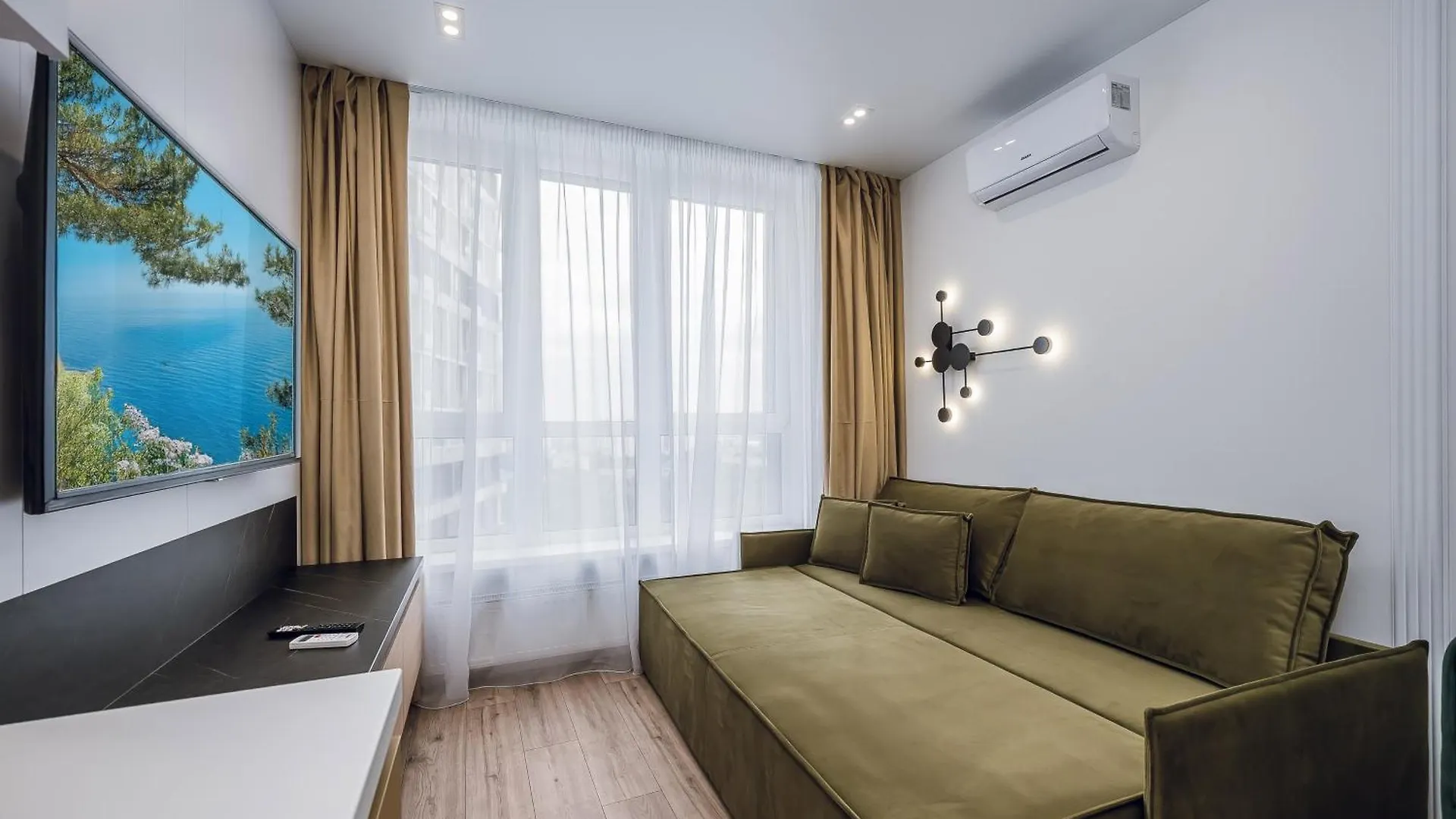 Petrovdom Apartments 18-100 In Rc Poetika, 25E Degtyarivska Street, Building 3, First Collection Kiev 0*,  Ucrania