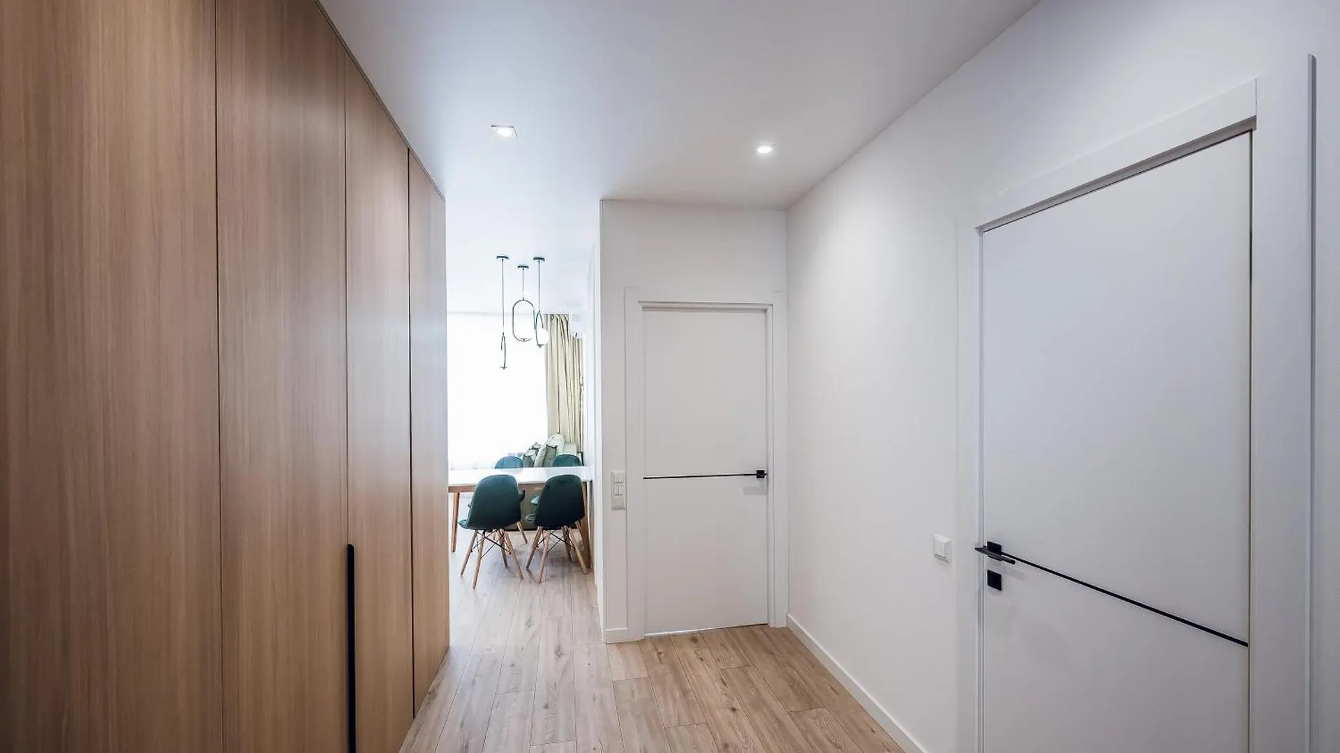 Petrovdom Apartments 18-100 In Rc Poetika, 25E Degtyarivska Street, Building 3, First Collection Kiev 0*,