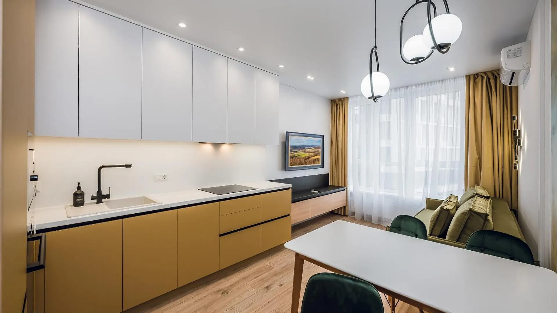 Petrovdom Apartments 18-100 In Rc Poetika, 25E Degtyarivska Street, Building 3, First Collection Kiev 0*,  Ucrania